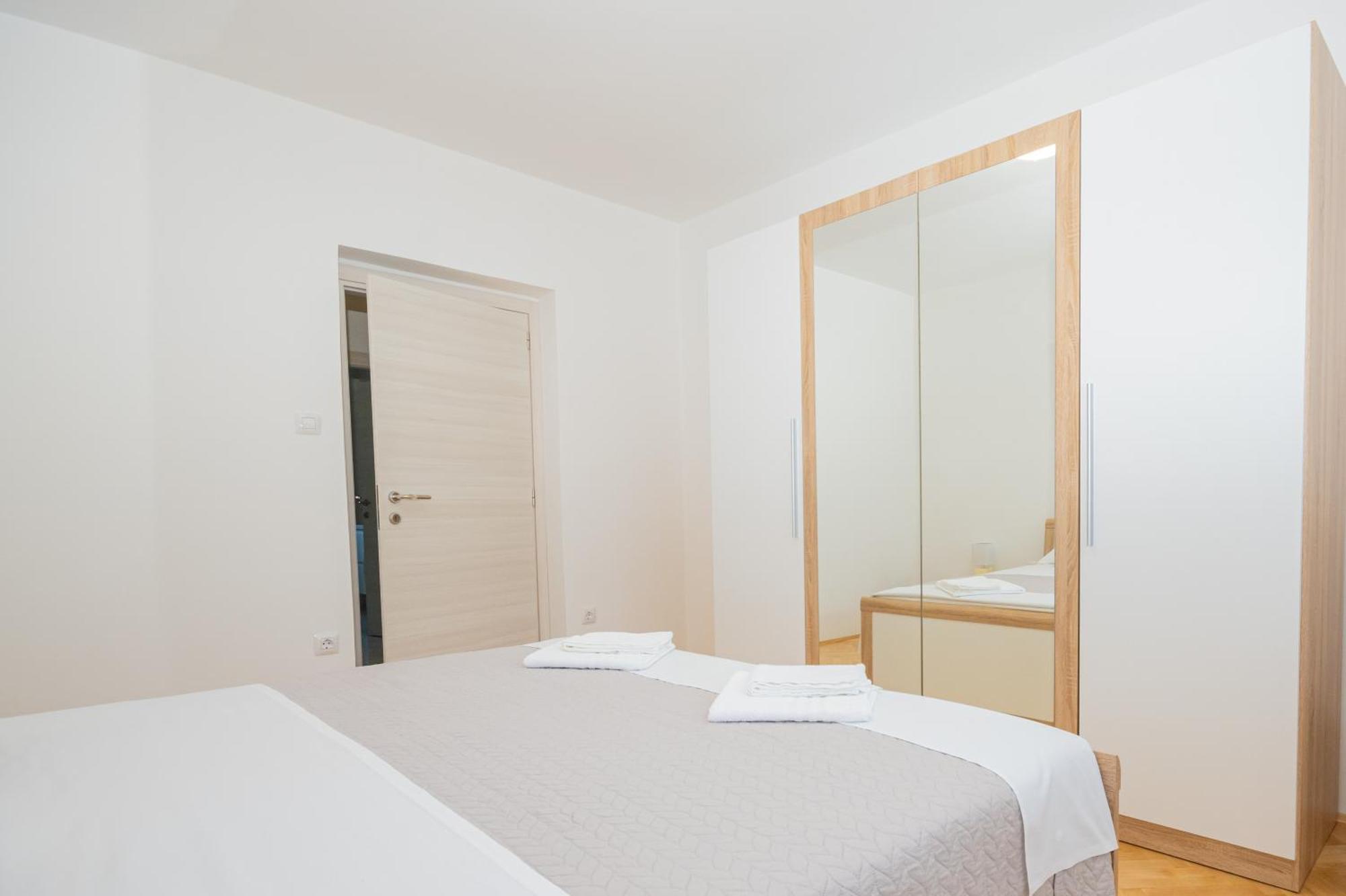 קרק Apartmani Cimerman מראה חיצוני תמונה