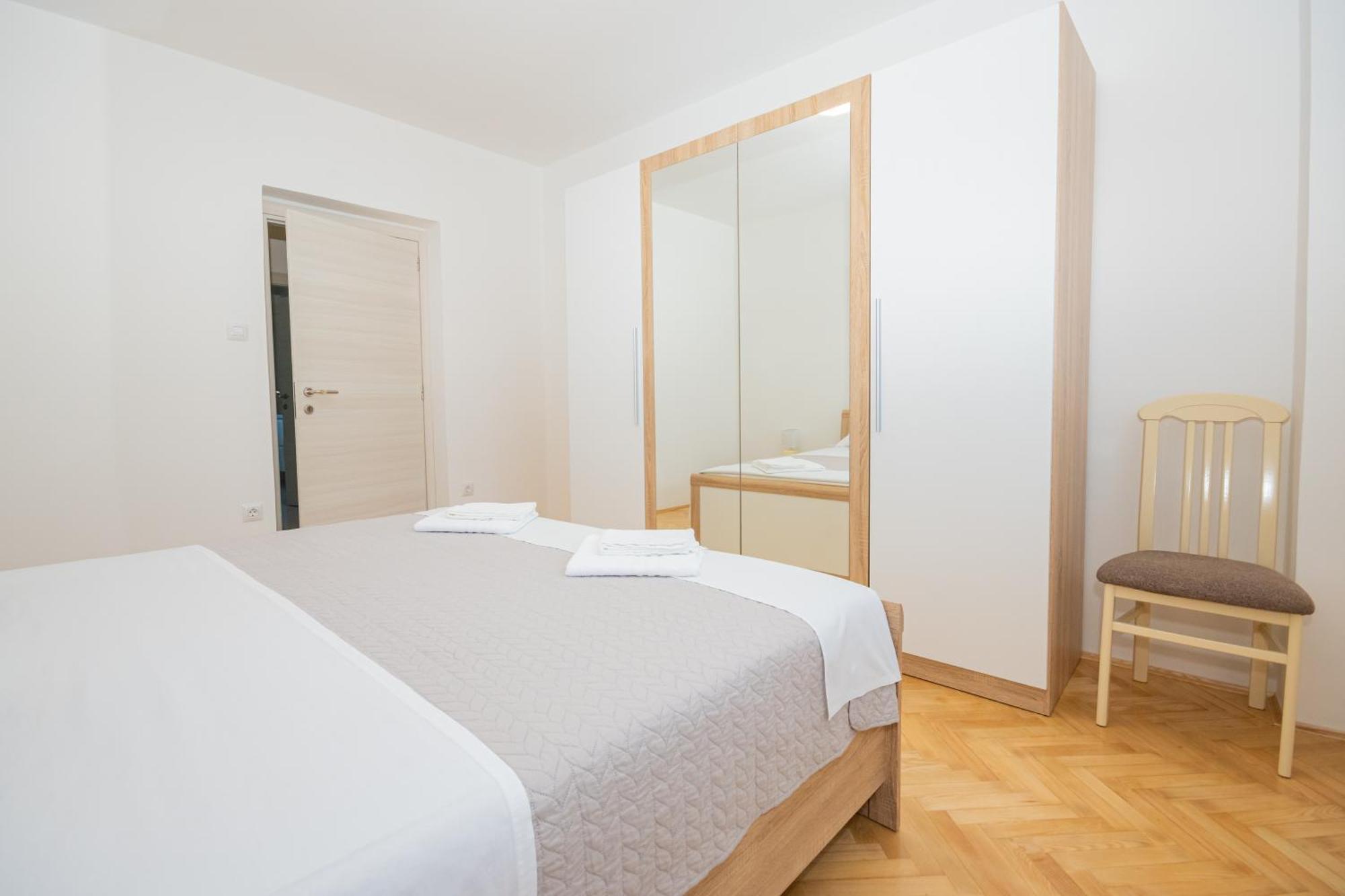 קרק Apartmani Cimerman מראה חיצוני תמונה